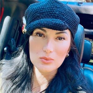 Meet your Posher, Pauline